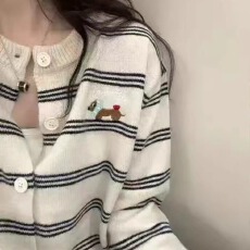 批发已出货 秋冬韩版复古条纹针织开衫<b class='q'>女</b>扣子宽松显瘦<b class='q'>毛衣</b>韩式穿搭