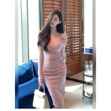 批发纯欲辣妹V领斜肩抽褶<b class='q'>连衣裙</b>女秋冬法式气质收腰显瘦显身材包臀裙