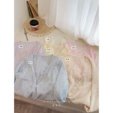 批发V领甜美风轻薄针织<b class='q'>小开</b><b class='q'>衫</b>2026新款韩系慵懒风长袖上衣