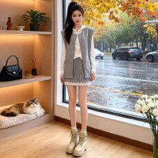 批发休闲运动马甲蕾丝短裤<b class='q'>裙</b>套装女秋新款连帽<b class='q'>T</b><b class='q'>恤</b>蕾丝花边裤<b class='q'>裙</b>三件套