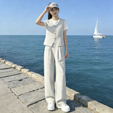 批发小个子穿搭套装春季新款圆领纽扣<b class='q'>马甲</b>上衣内搭白色T恤长裤三件套