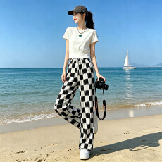 批发<b class='q'>韩版</b>休闲运动套装女夏新款高级感显瘦圆领短袖上衣阔腿长裤两件套