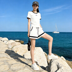 批发欧货重工短袖<b class='q'>印花</b><b class='q'>套装</b>女夏季时尚气质圆领短袖上衣阔腿短裤两件套
