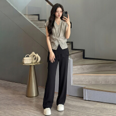 批发潮流<b class='q'>时尚</b>休闲套装女夏款V领褶皱扭结无袖上衣蕾丝屁帘长裤两件套