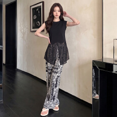 批发女夏季新款时尚减龄<b class='q'>套装</b>圆领正肩黑色网纱拼接短袖碎花长裤两件套