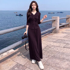 批发设计感时尚休闲套装女春秋修身显瘦褶皱收腰V领上衣<b class='q'>半身裙</b>两件套