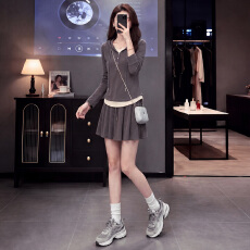 批发设计感时尚套装女秋季新款修身显瘦连帽假两件<b class='q'>卫衣</b>半身短裙两件套