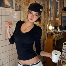 批发经典<b class='q'>欧美</b>风vintage朋克铆钉设计纯色上衣<b class='q'>女</b>早秋新款辣妹修身长袖