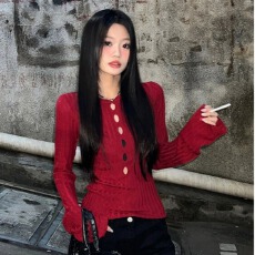 批发美式甜辣妹镂空破洞<b class='q'>针织衫</b>女秋季2025新款设计感修身薄款<b class='q'>罩衫</b>上衣