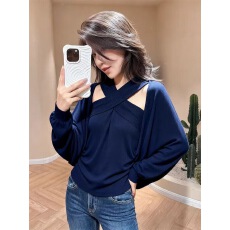 批发秋季韩系交叉挂脖<b class='q'>背心</b>开衫长袖两件套<b class='q'>新款</b>高级巨好看小众套装上衣