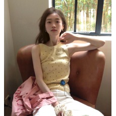 批发夏季多巴胺<b class='q'>通勤</b>波点吊带背心女装独特别致外穿修身无袖甜辣小上衣