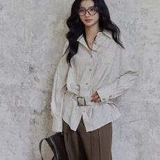 批发韩系高智感收腰条纹<b class='q'>衬衫</b>女秋季设计感小众收腰显瘦中长款<b class='q'>长袖</b>复古