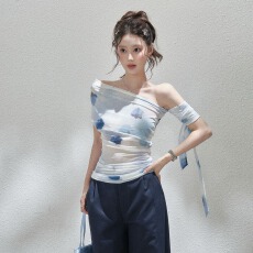 批发晕染<b class='q'>花朵</b>斜肩<b class='q'>T</b><b class='q'>恤</b>女夏季复古修身显瘦褶皱设计感薄款上衣
