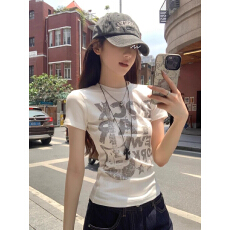 批发韩系穿搭白色字母印花正肩短袖T恤女夏季设计感小众修身显瘦上衣