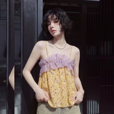 批发2026<b class='q'>大码</b>设计感度假风蕾丝撞色碎花吊带上衣女夏浪漫法式碎花内搭
