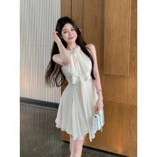 批发法式气质挂脖雪纺连衣裙女<b class='q'>夏</b>季新款温柔风不规则千金水钻性感裙子