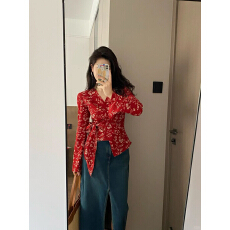 批发港风复古红色碎花V领衬衫女夏季绑带收腰显瘦设计感短款<b class='q'>雪纺上衣</b>