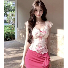 批发新款甜美<b class='q'>碎花</b>小飞袖V领T恤女夏季巨好看绝美修身显瘦半身裙两件套