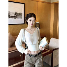 批发v领蝙蝠袖针织衫女早秋季法式收腰显瘦气质纯欲内搭打底<b class='q'>长袖</b>上衣