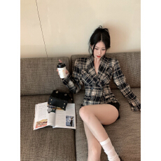 批发英伦风<b class='q'>时尚</b>女冬季新款加厚格子西装毛呢外套粗花呢多巴胺<b class='q'>时尚</b>爆款