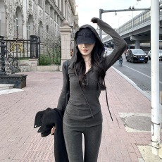 批发深灰色软糯长袖连帽上衣女春秋穿搭休闲修身微喇叭长<b class='q'>裤</b>两件套装潮