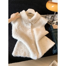 批发实拍早春季纯色软糯针织马甲女高级感排扣无袖叠穿背心上衣