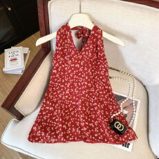 批发实拍甜辣妹<b class='q'>露肩</b>碎花背心女外穿夏季新款洋气挂脖显瘦衬衫<b class='q'>上衣</b>