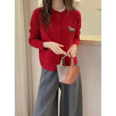 批发真现huo❤️<b class='q'>韩版</b>秋冬新款小马刺绣麻花针织开衫女毛衣外套洋气