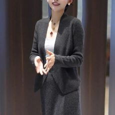 批发高级感灰色针织<b class='q'>开衫</b>女秋季2026新款<b class='q'>大码</b>胖mm显瘦百搭洋气