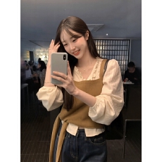 批发秋冬韩系穿搭白色衬衫叠穿吊带背心针织马甲上衣<b class='q'>牛仔</b>裤三件套女