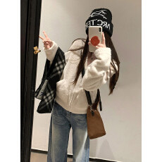 批发新款韩系白色连帽针织开衫毛衣外套女秋冬季<b class='q'>修身</b>短款毛绒上衣