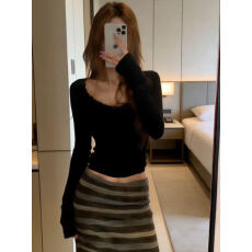 批发性感蕾丝圆领长袖短款上衣女2026春季新款修身打底衫条纹半裙套装