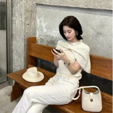 批发一整套ootd穿搭一整套时尚洋气披肩短袖<b class='q'>上衣</b>高腰显瘦白色直筒长<b class='q'>裤</b>