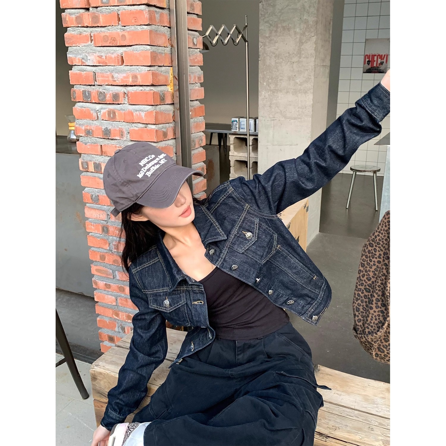 아메리칸 레트로 해체 질감 데님 재킷 루즈핏 프로필 모양 몸매 가꾸기 슬림해 보이는 워크웨어 재킷 여성