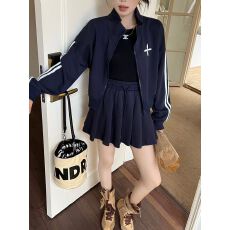 批发高街潮牌休闲两条杠绣标<b class='q'>女装</b>立领开衫卫衣+大摆短裙(两件套)