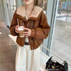 批发韩系羊羔毛大翻领门襟金属对扣皮衣棉服2025秋<b class='q'>冬</b>新款保暖外套潮