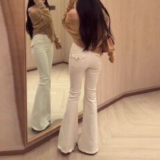 批发【官网图】】老钱风卡其色2026年春季新款修身显瘦微喇叭<b class='q'>牛仔裤</b>女