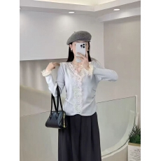 批发2025韩系蕾丝v领针织衫女开衫<b class='q'>毛衣</b>秋冬季设计感独特别致短款上衣