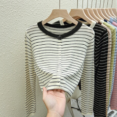 批发实拍黑白撞色条纹毛衣开衫女短款长袖打底春季薄款外套百搭短上衣