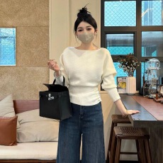 批发法式温柔小香风蝙蝠袖针织衫女秋季高级感软糯褶皱收腰打底衫上衣