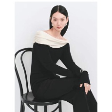 批发6羊毛冬季新款女撞色扭结一字肩时尚毛衫