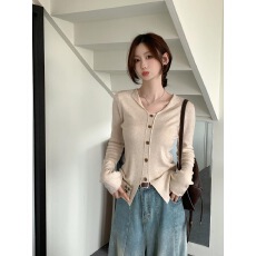 批发温柔风V领长袖针织衫女秋季2024新款小众百搭修身设计感打底上衣