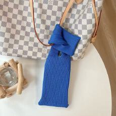 批发多巴胺糖果色针织手机包女百搭小挎包时尚潮流配饰苹果同款手机袋