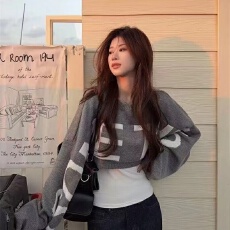 批发2025韩国东大门秋季蝙蝠袖宽松字母短款披肩针织衫上衣款