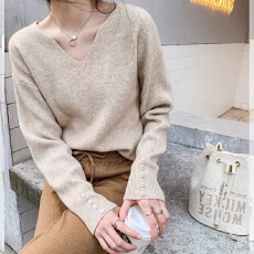 批发时尚气质V领设计感上衣秋冬打底毛衣女宽松休闲长袖慵懒<b class='q'>针织衫</b>