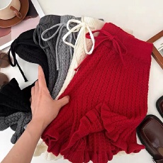 针织短裤女秋冬外穿新款高腰宽松显瘦麻花木耳边阔腿毛线裤子