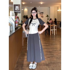 批发2025夏季新款时尚百搭气质显瘦插肩短袖T恤显瘦A字半身裙针织套装