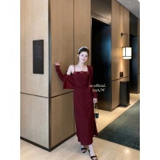 批发<b class='q'>秋</b>季新款韩版红色吊带连衣裙女<b class='q'>秋</b>冬立体花朵装饰吊带裙两件套