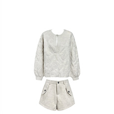 批发<b class='q'>冬</b>季一整套穿搭高级感慵懒风V领短款宽松毛衣女高腰显瘦短裤套装