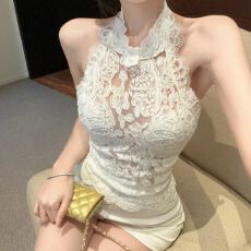 批发纯欲辣妹白色重工蕾丝花边挂脖收腰背心无袖上衣休闲<b class='q'>百搭</b>短裤套装